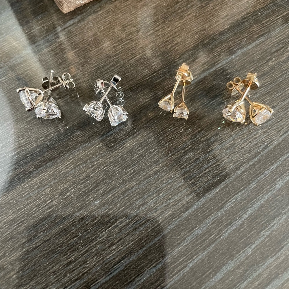 Diamond Nexus 14kt solid gold stud earrings only the YG
